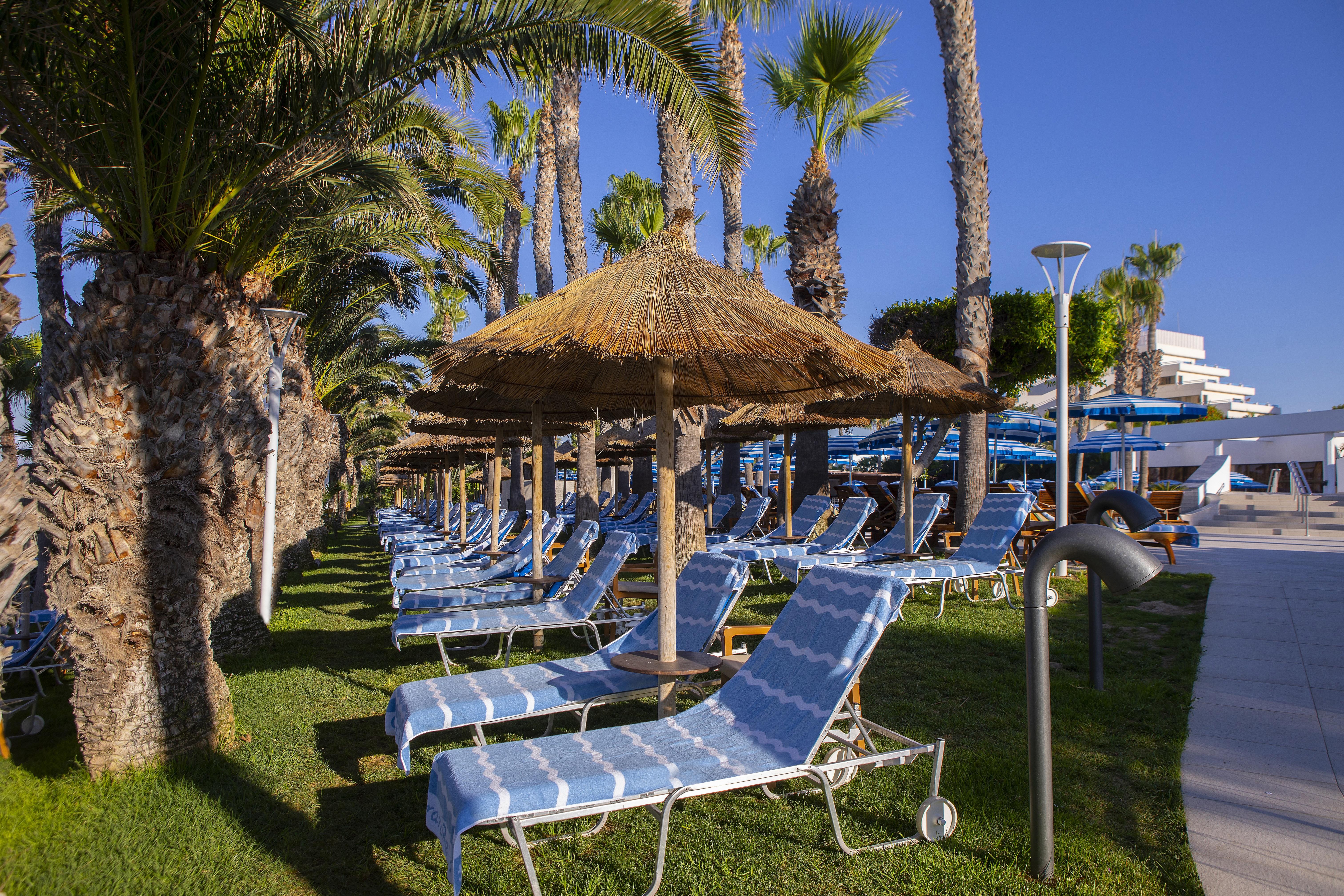 The Grandresort - Limited Edition By Leonardo Hotels Limassol Bagian luar foto