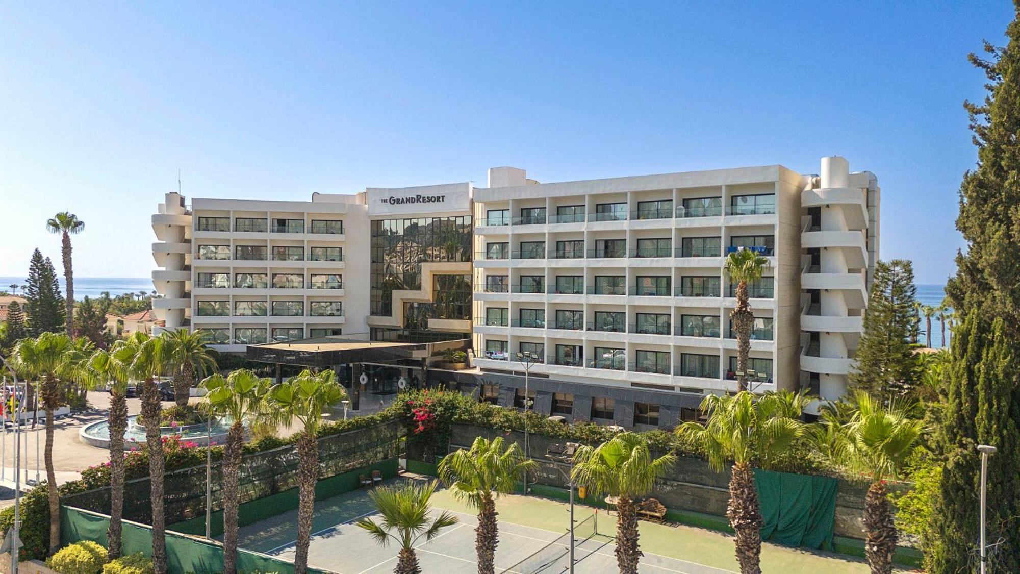 The Grandresort - Limited Edition By Leonardo Hotels Limassol Bagian luar foto